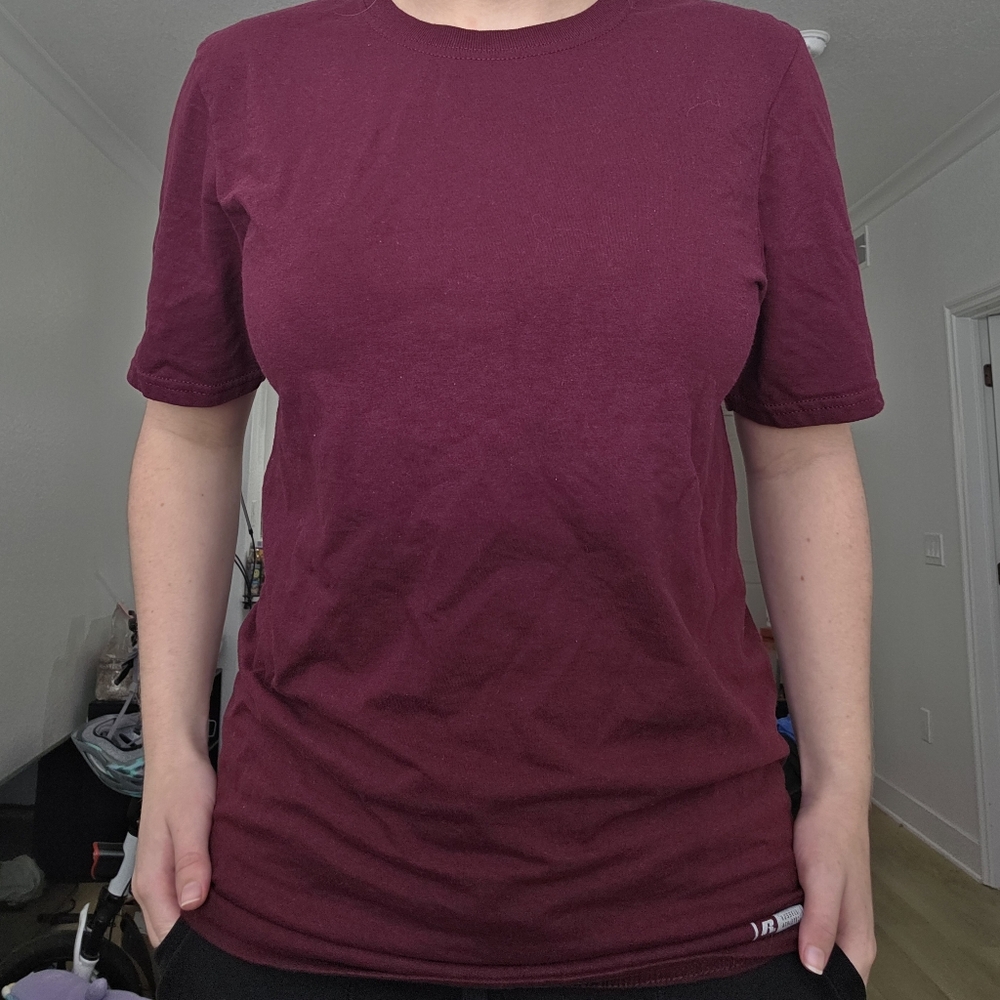 FREE w/ 2+ ITEMS | Russel Athletic Basic Unisex Maroon T-Shirt
